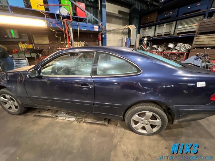 Mercedes CLK 2.0 200K Evo 16V Sloopvoertuig (2001, Blauw)