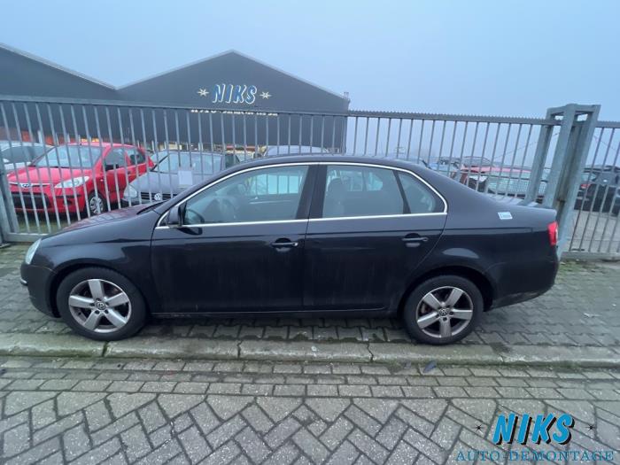 Volkswagen Jetta III 1.6 FSI 16V Sloopvoertuig (2007, Zwart)