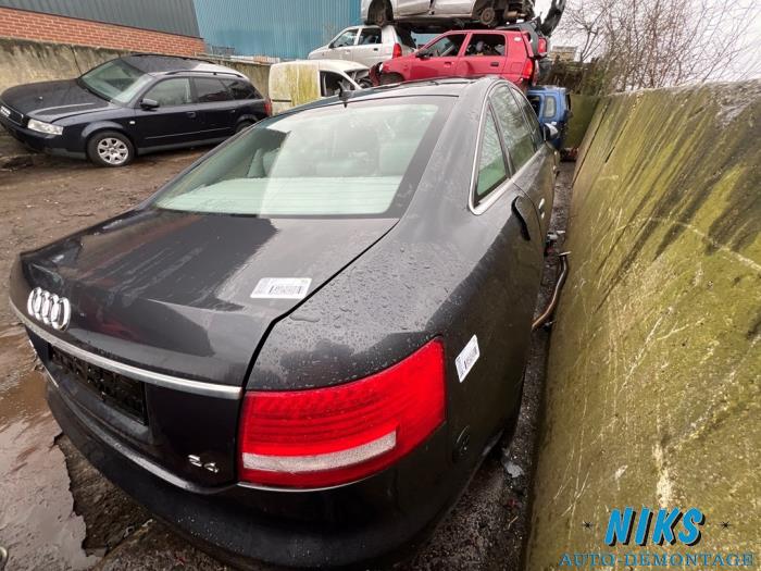 Audi A6 2.4 V6 24V Sloopvoertuig (2004, Grijs)
