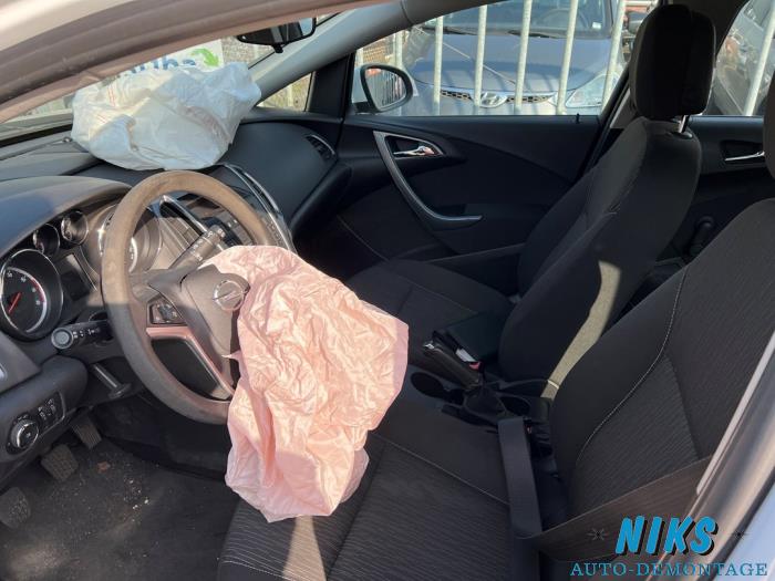 Opel Astra J Sports Tourer 1.4 16V ecoFLEX Sloopvoertuig (2012, Wit)