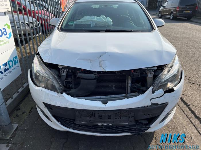 Opel Astra J Sports Tourer 1.4 16V ecoFLEX Sloopvoertuig (2012, Wit)
