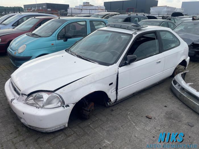 Honda Civic 1.4iS 16V Sloopvoertuig (1996, Wit)