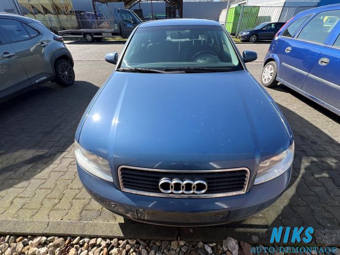 Audi A4 2.0 20V Sloopvoertuig (2001, Blauw)