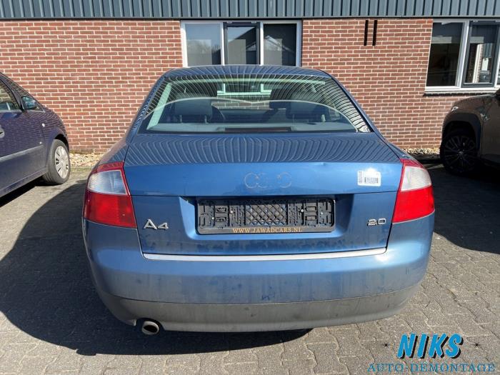 Audi A4 2.0 20V Sloopvoertuig (2001, Blauw)