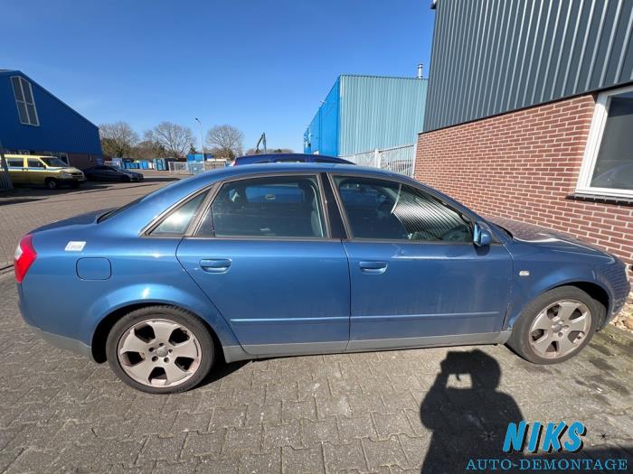 Audi A4 2.0 20V Sloopvoertuig (2001, Blauw)
