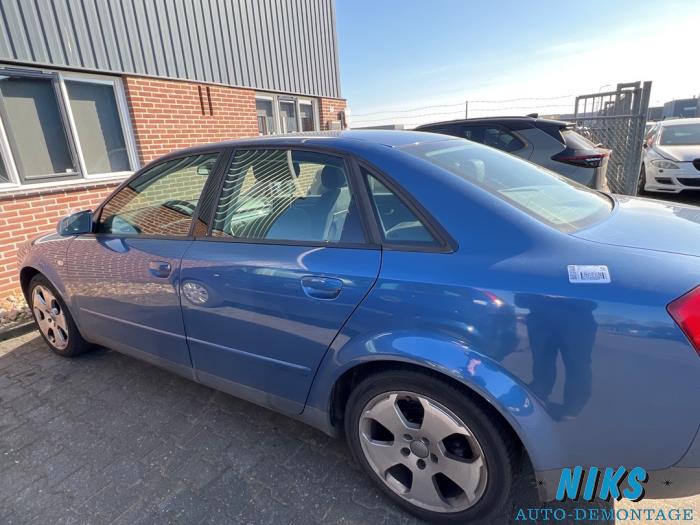 Audi A4 2.0 20V Sloopvoertuig (2001, Blauw)