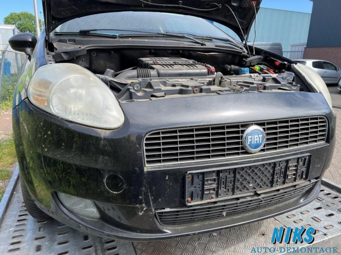 Fiat Punto Sloopvoertuig (2006, Zwart)