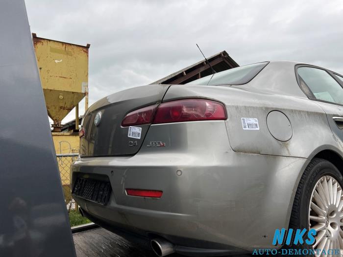 Alfa Romeo 159 2.4 JTDm 20V Sloopvoertuig (2006, Grijs)