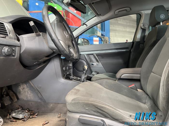 Opel Vectra C Caravan 2.2 DTI 16V Sloopvoertuig (2004, Grijs)