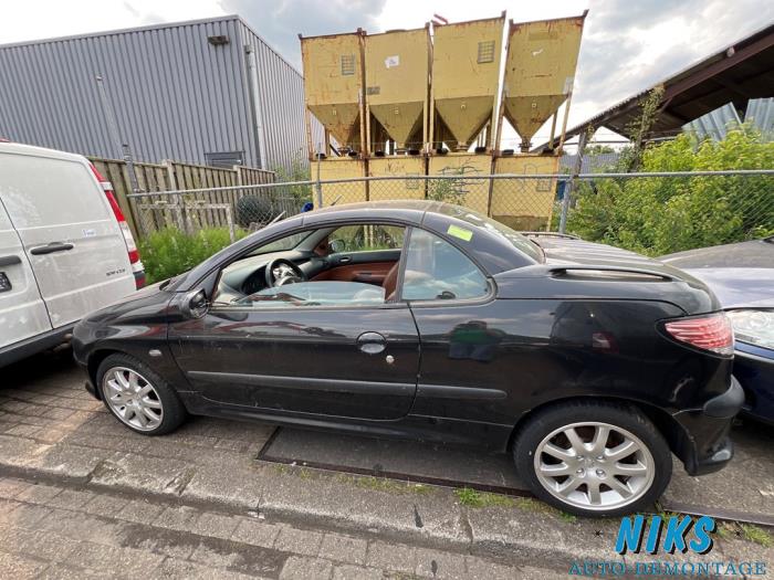 Peugeot 206 CC 1.6 16V Sloopvoertuig (2003, Zwart)