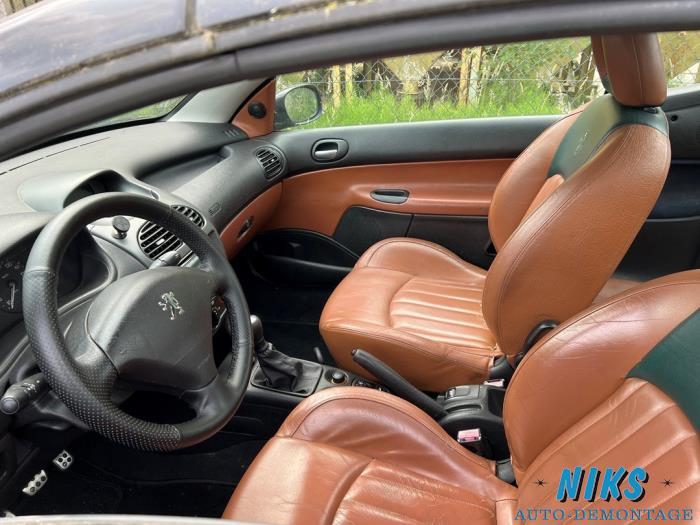 Peugeot 206 CC 1.6 16V Sloopvoertuig (2003, Zwart)