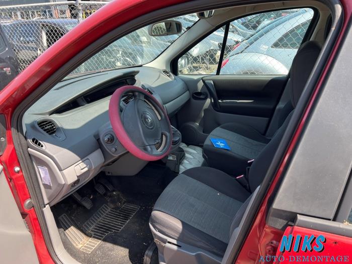 Renault Scénic II 1.6 16V Sloopvoertuig (2004, Rood)