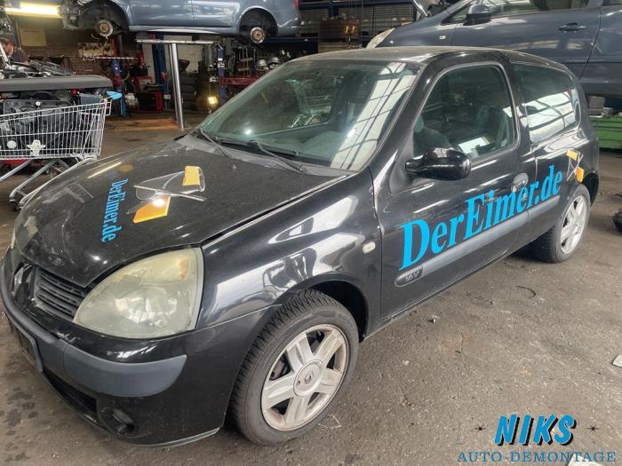 Renault Clio II 1.2 16V Sloopvoertuig (2004, Zwart)