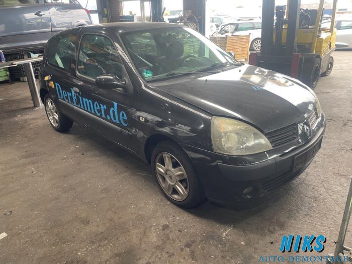 Renault Clio II 1.2 16V Sloopvoertuig (2004, Zwart)