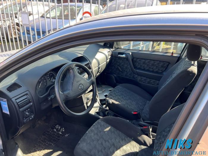 Opel Astra G 1.6 Sloopvoertuig (2000, Grijs)