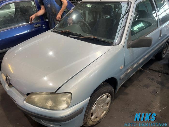 Peugeot 106 II 1.1 XN,XR,XT,Accent Sloopvoertuig (2000, Grijs)