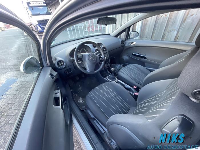 Opel Corsa D 1.3 CDTi 16V ecoFLEX Sloopvoertuig (2010, Grijs)