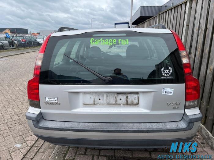 Volvo V70 2.4 20V 140 Sloopvoertuig (2000, Grijs)