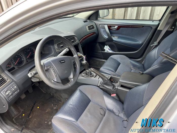 Volvo V70 2.4 20V 140 Sloopvoertuig (2000, Grijs)