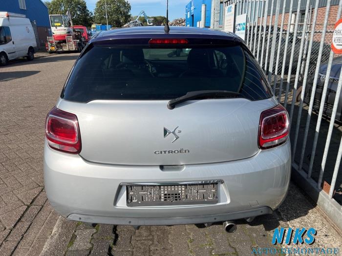 Citroen DS3 1.2 12V PureTech 82 Schadevoertuig (2013, Grijs)