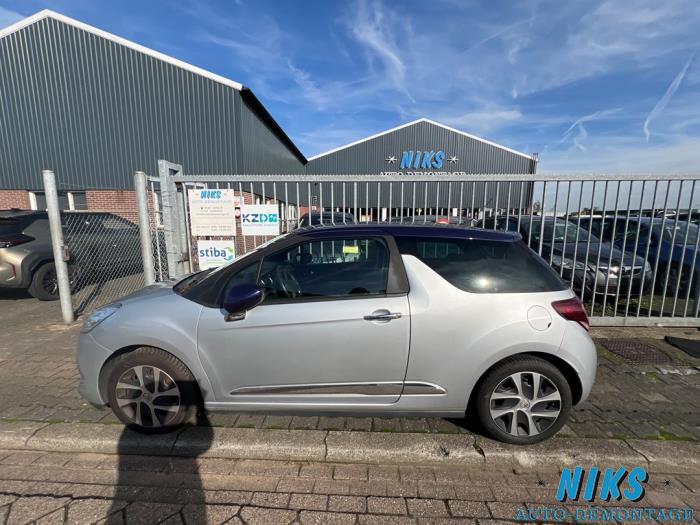 Citroen DS3 1.2 12V PureTech 82 Schadevoertuig (2013, Grijs)
