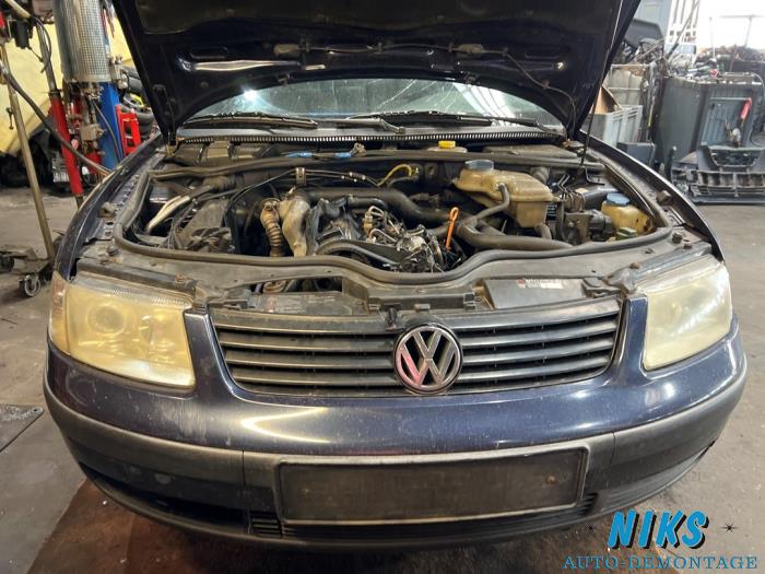 Volkswagen Passat 1.9 TDi 110 Sloopvoertuig (2000, Blauw)