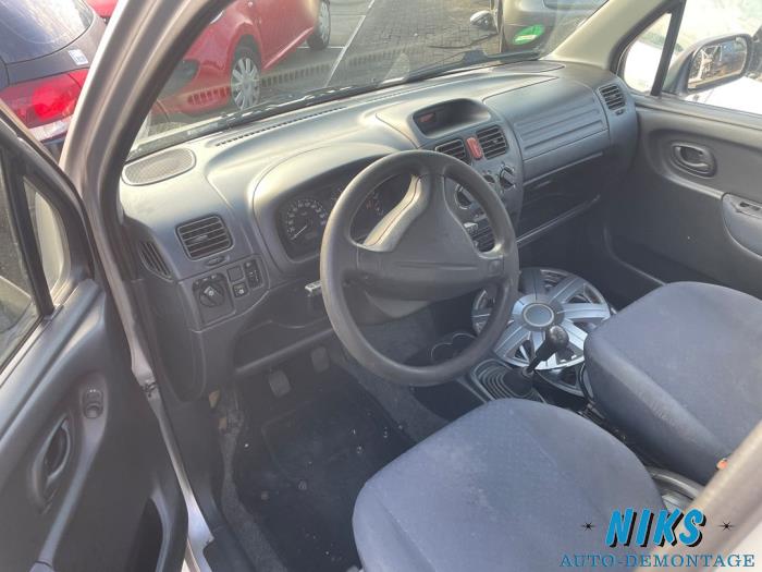 Suzuki Wagon-R+ 1.3 16V Sloopvoertuig (2004, Grijs)