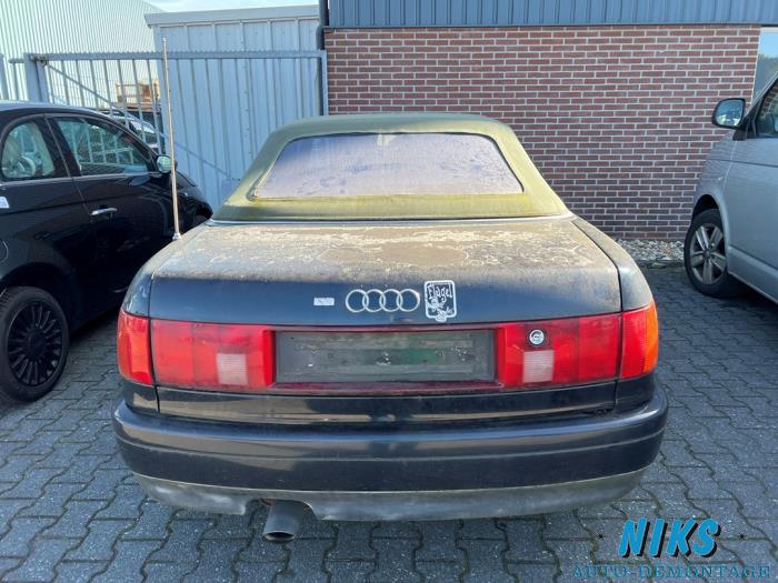 Audi Cabrio 2.3 E Schadevoertuig (1991, Blauw)