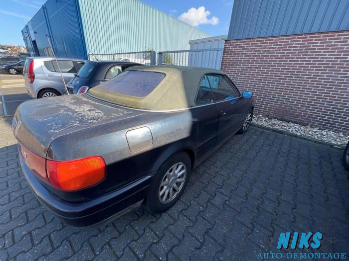 Audi Cabrio 2.3 E Schadevoertuig (1991, Blauw)