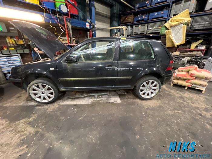 Volkswagen Golf IV 2.0 Sloopvoertuig (2003, Zwart)