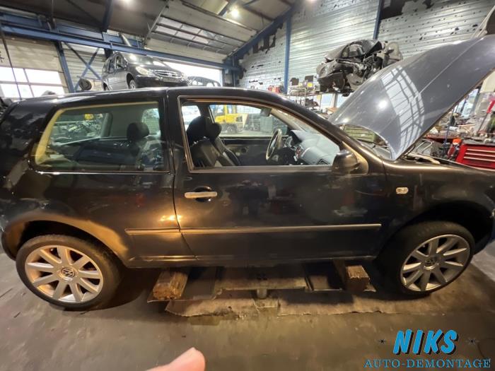 Volkswagen Golf IV 2.0 Sloopvoertuig (2003, Zwart)