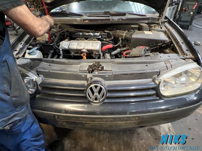 Volkswagen Golf IV 2.0 Sloopvoertuig (2003, Zwart)