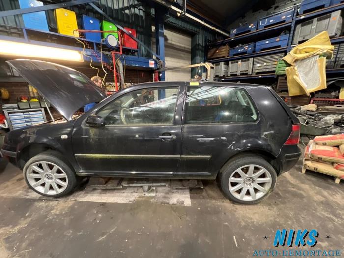 Volkswagen Golf IV 2.0 Sloopvoertuig (2003, Zwart)