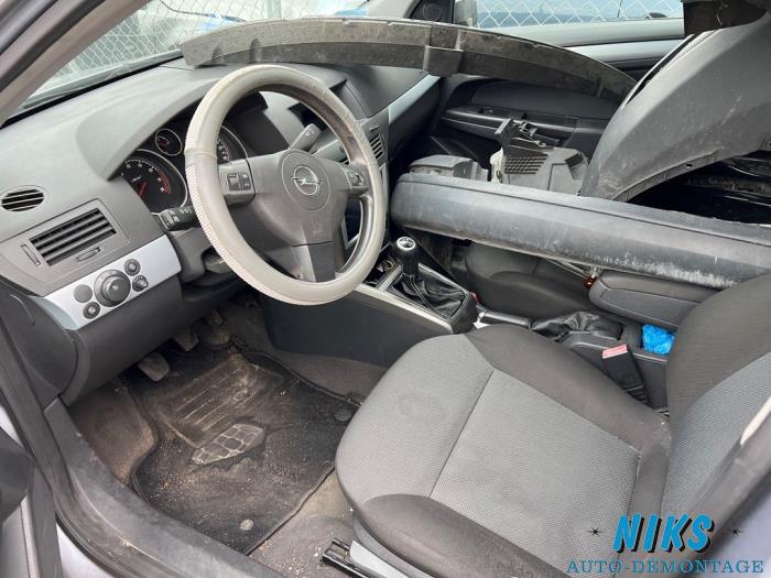 Opel Astra H 1.4 16V Twinport Sloopvoertuig (2004, Grijs)
