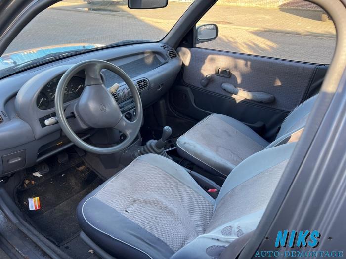 Nissan Micra 1.0 L,LX 16V Sloopvoertuig (1993, Grijs)