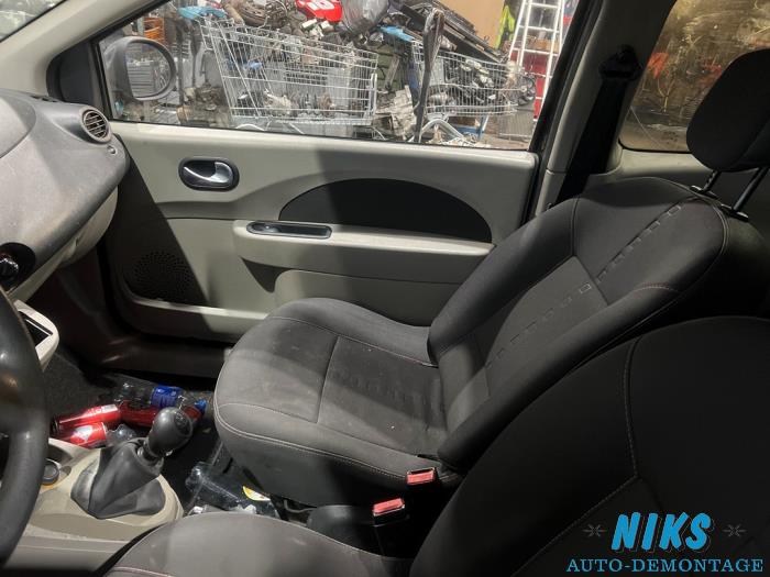 Renault Twingo II 1.2 16V Sloopvoertuig (2008, Zwart)