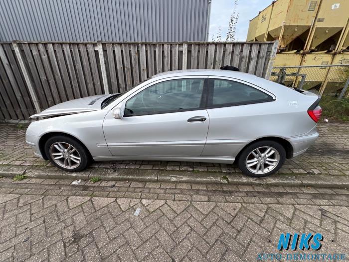 Mercedes C Sportcoupé 2.0 C-180 16V Sloopvoertuig (2001, Grijs)