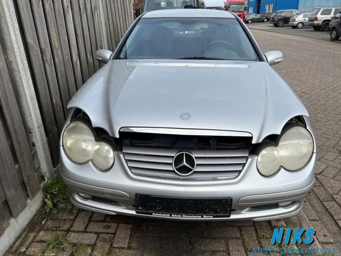 Mercedes C Sportcoupé 2.0 C-180 16V Sloopvoertuig (2001, Grijs)