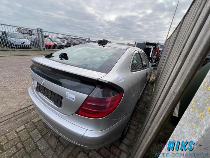 Mercedes C Sportcoupé 2.0 C-180 16V Sloopvoertuig (2001, Grijs)