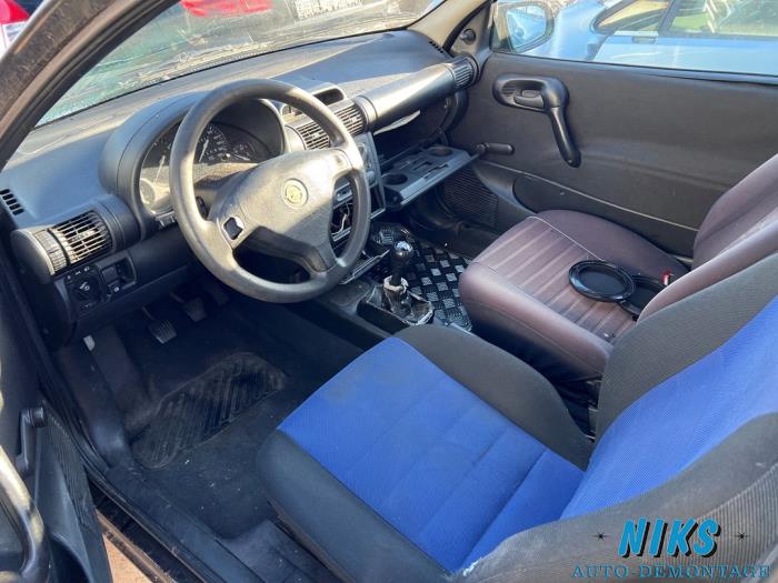Opel Corsa B 1.2i 16V Sloopvoertuig (1998, Zwart)