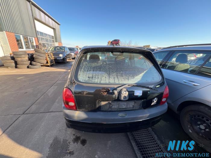 Opel Corsa B 1.2i 16V Sloopvoertuig (1998, Zwart)