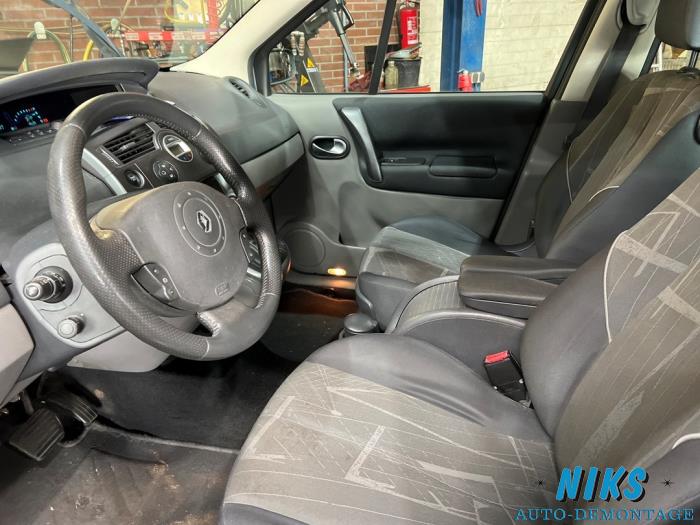 Renault Scénic II 1.6 16V Sloopvoertuig (2006, Grijs)