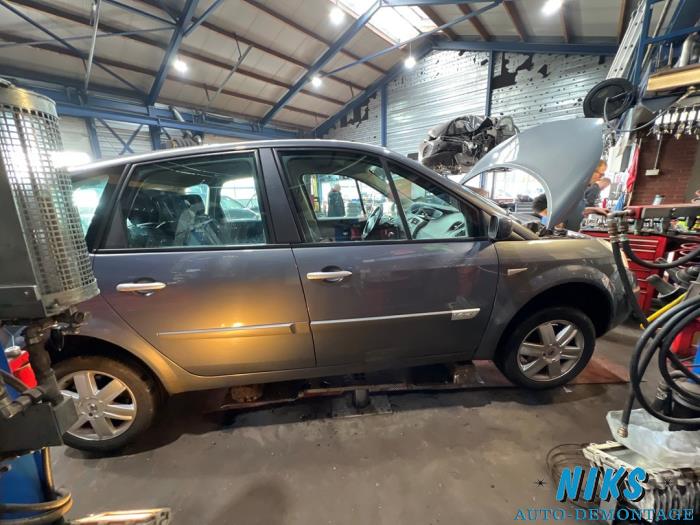 Renault Scénic II 1.6 16V Sloopvoertuig (2006, Grijs)