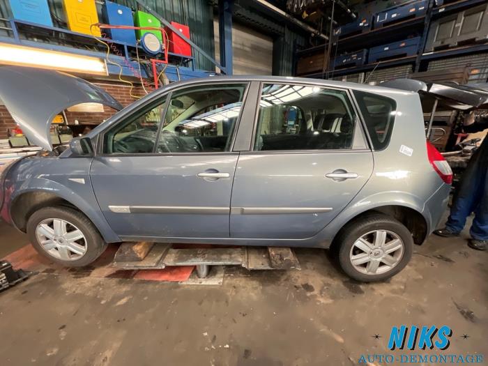 Renault Scénic II 1.6 16V Sloopvoertuig (2006, Grijs)