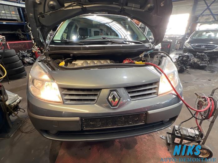 Renault Scénic II 1.6 16V Sloopvoertuig (2006, Grijs)