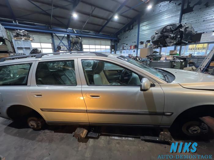 Volvo V70 2.4 20V 170 Sloopvoertuig (2002, Grijs)