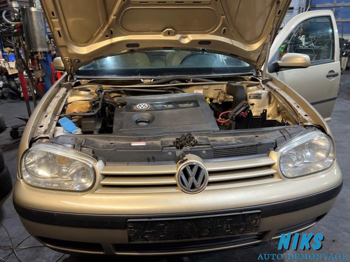 Volkswagen Golf IV 1.6 16V Sloopvoertuig (2002, Beige)