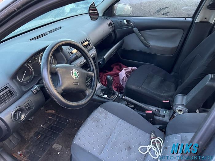 Skoda Octavia 1.9 TDi GLX,SLX Sloopvoertuig (2004, Grijs)