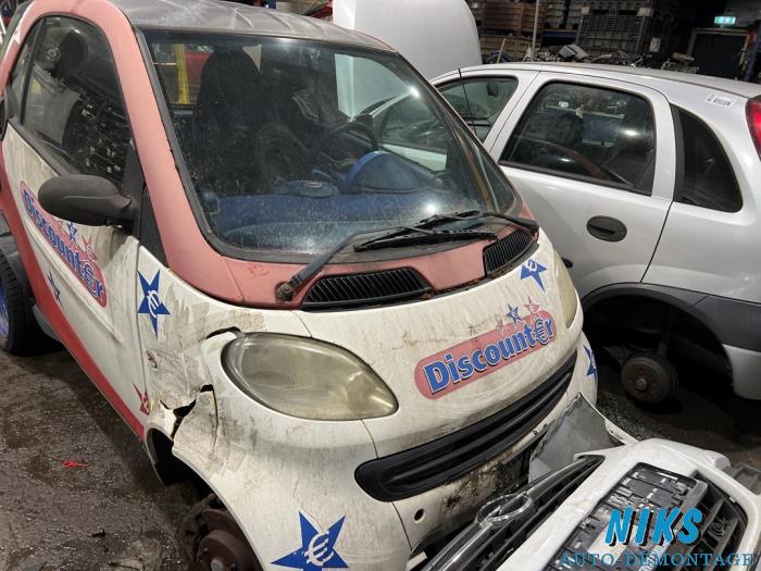 Smart City-Coupé 0.6 Turbo i.c. Smart&Pure Sloopvoertuig (2000, Zwart)