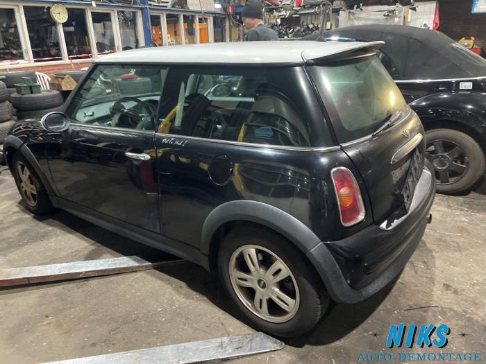 Mini Mini One/Cooper 1.6 16V One Sloopvoertuig (2002, Zwart)